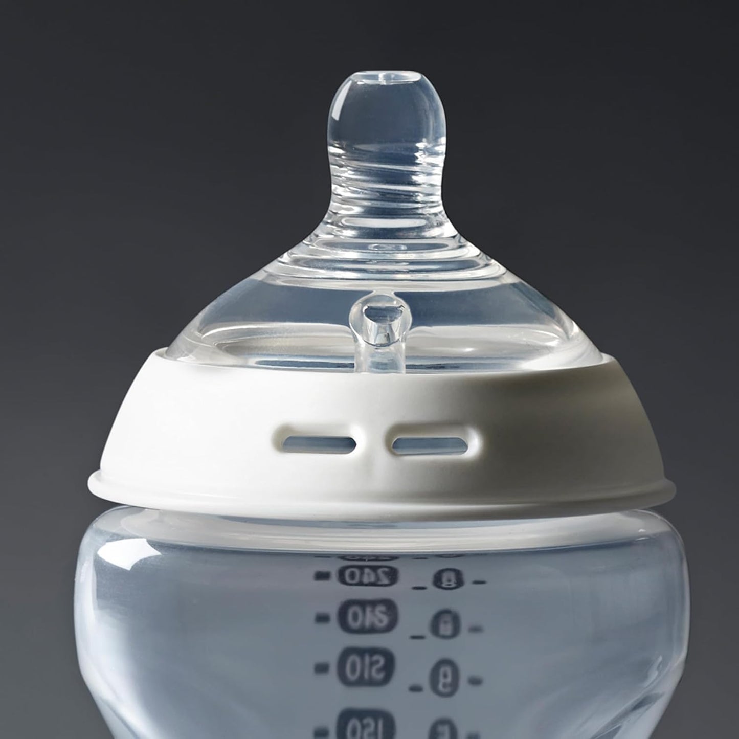 Tommee Tippee Natural Start Baby Bottle Teats, Fast Flow, 6+ Months, Breast-Like for a Natural Latch, Anti-colic Valve, Soft Silicone, Pack of 2