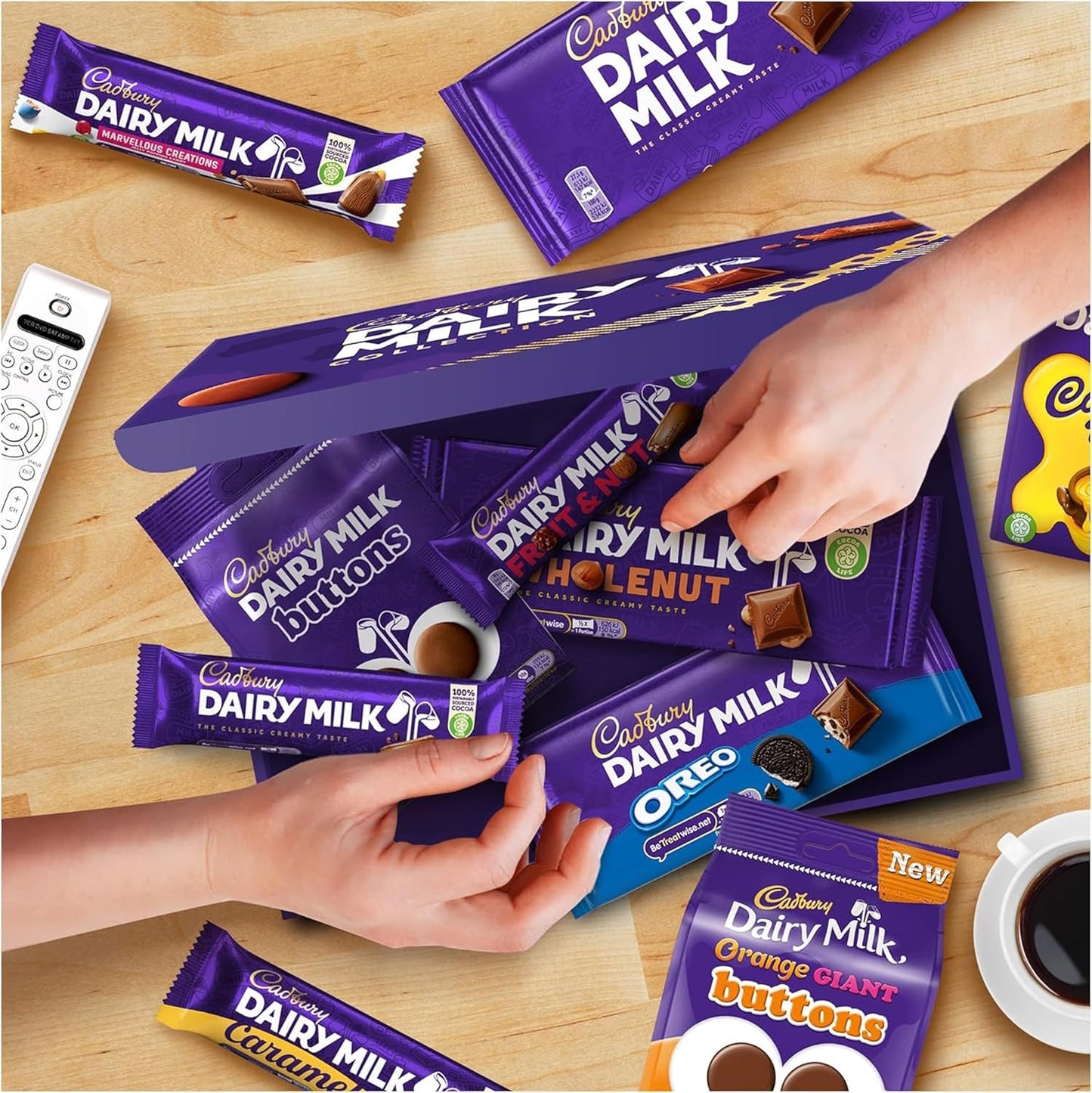 Cadbury Dairy Milk Big Night In Deluxe Christmas Hamper, Includes 10 Assorted Chocolate Bars & Bags, 1.04 kg (Pack of 1)