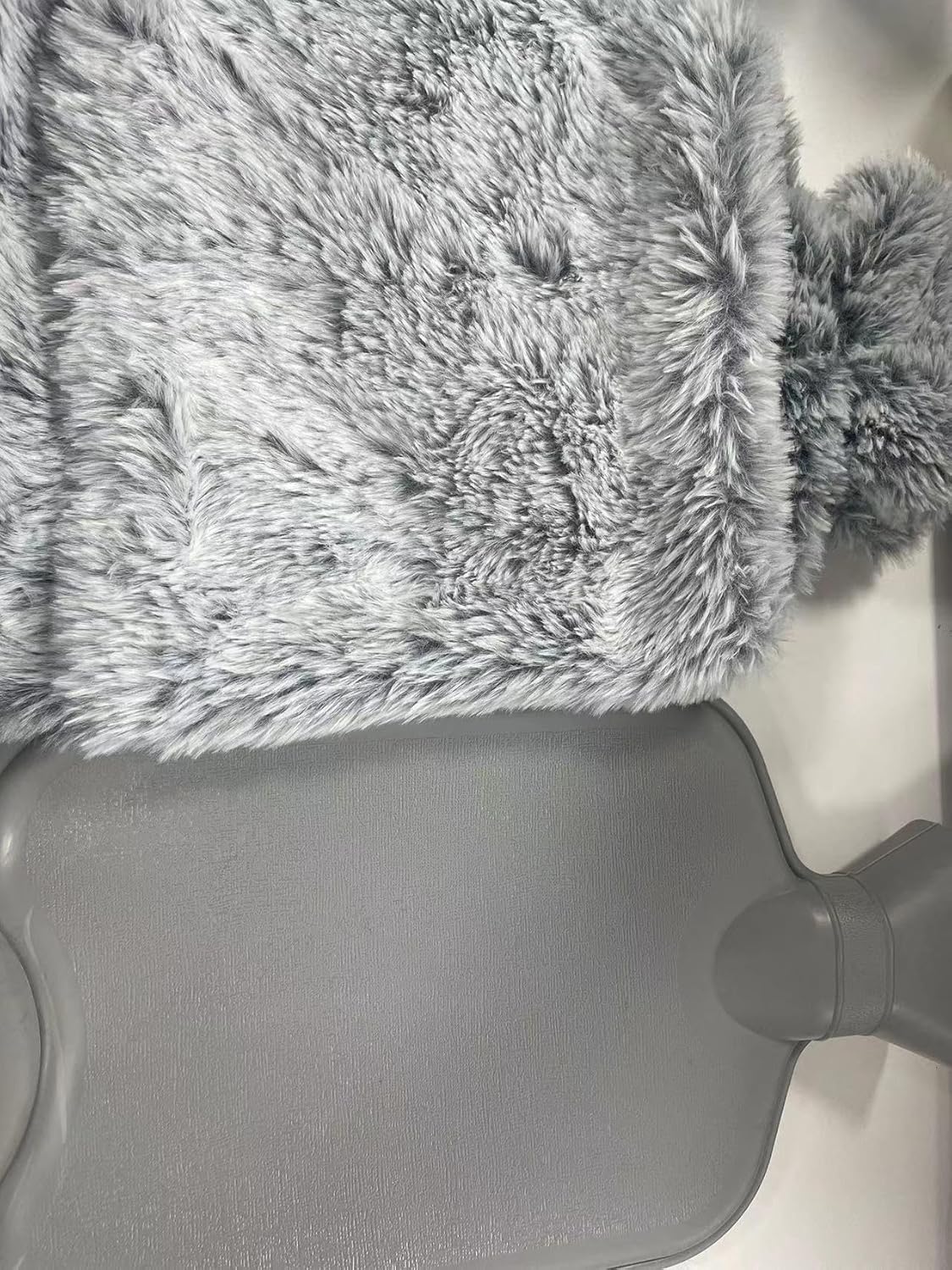 BOLEi Hot Water Bottle with Luxury Cosy Faux Fur Cover,2L Leakproof Large Hot Water Bag for Neck,Shoulder,Hand Feet Warmer,Ideal for Women,Men(Grey)