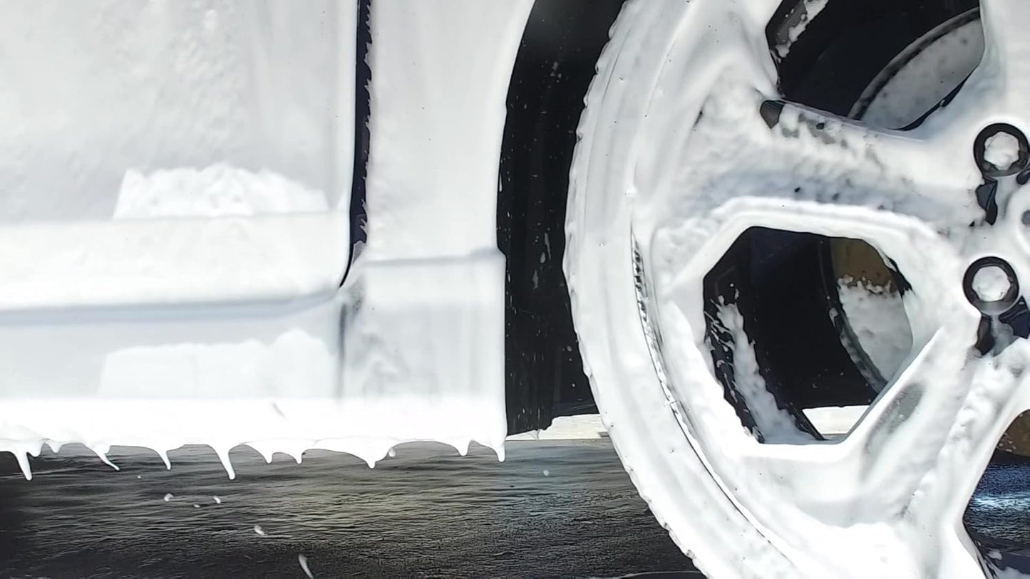 Turtle Wax Snow Foam, Thick, PH balanced Car Shampoo. 5L, Pack of 1, Cherry Scented, Streak Free Formula Safe for All Paint, Tyres, Wheels and Trim, Perfect for Overall Car Cleaning