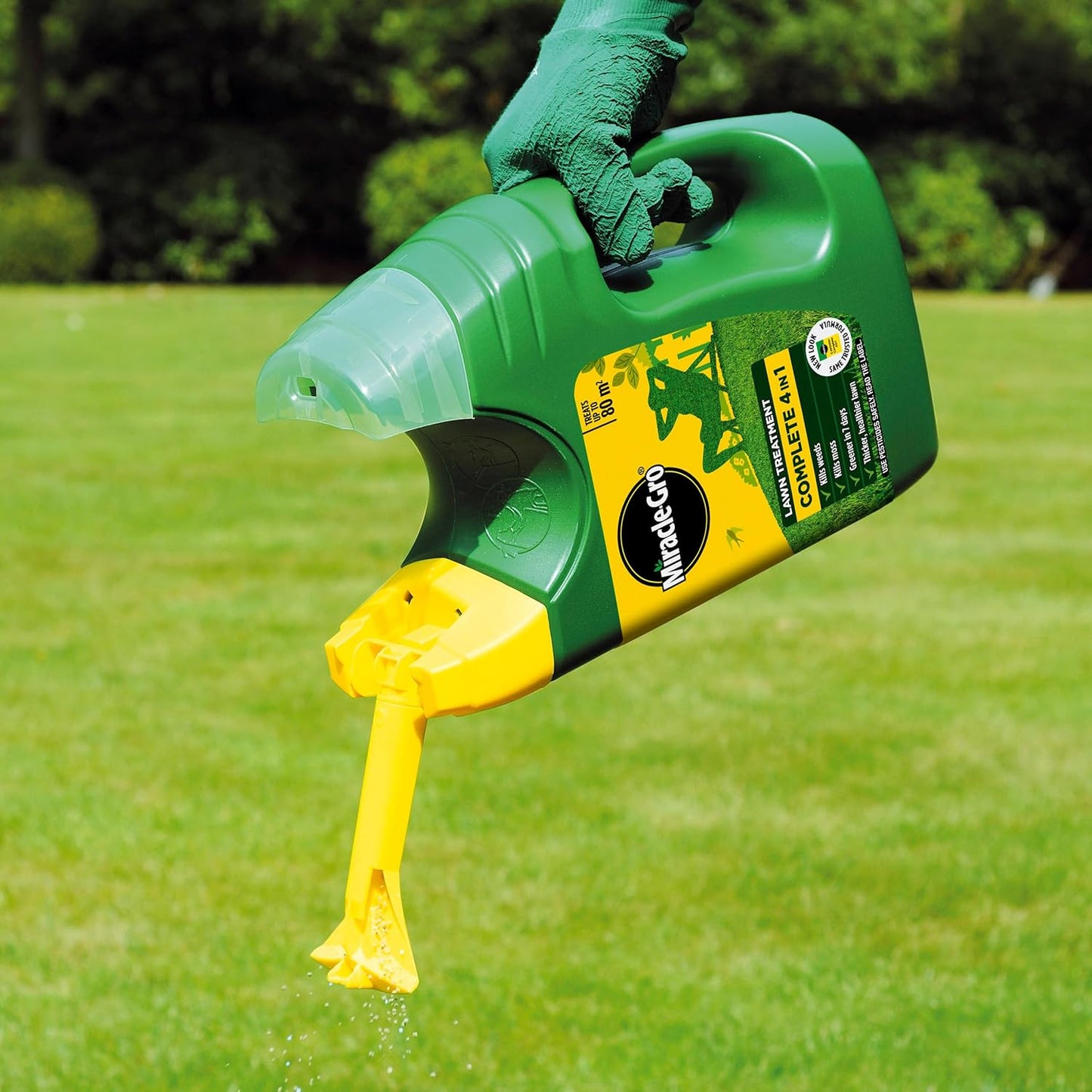 Miracle-Gro 121187 EverGreen Complete 4-in-1 Spreader, Lawn Food, Weed & Moss Control, 80 m2, Yellow