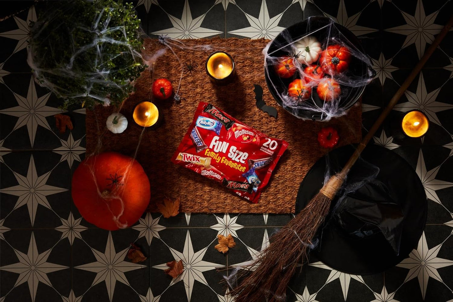 Mars, Snickers, Twix Chocolate Bars & More, Chocolate Multipack 385g, 20 Mixed Fun Size bars, Ideal for Gift, Snacks or Hamper