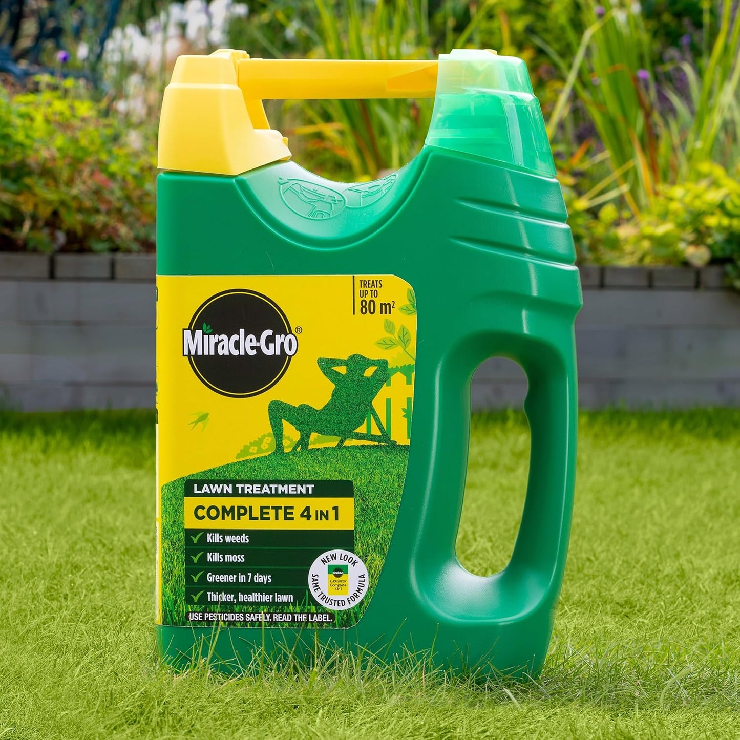 Miracle-Gro 121187 EverGreen Complete 4-in-1 Spreader, Lawn Food, Weed & Moss Control, 80 m2, Yellow
